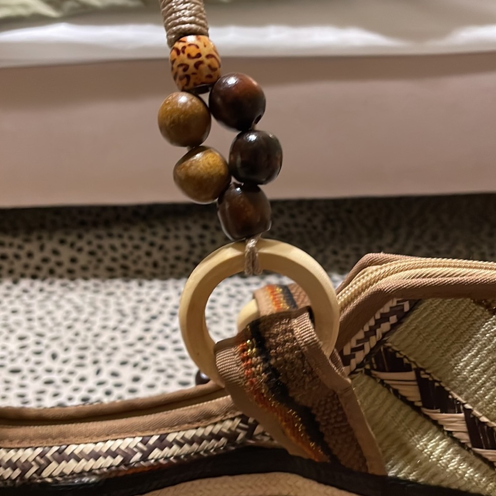 Handbag - Picture 2 of 7